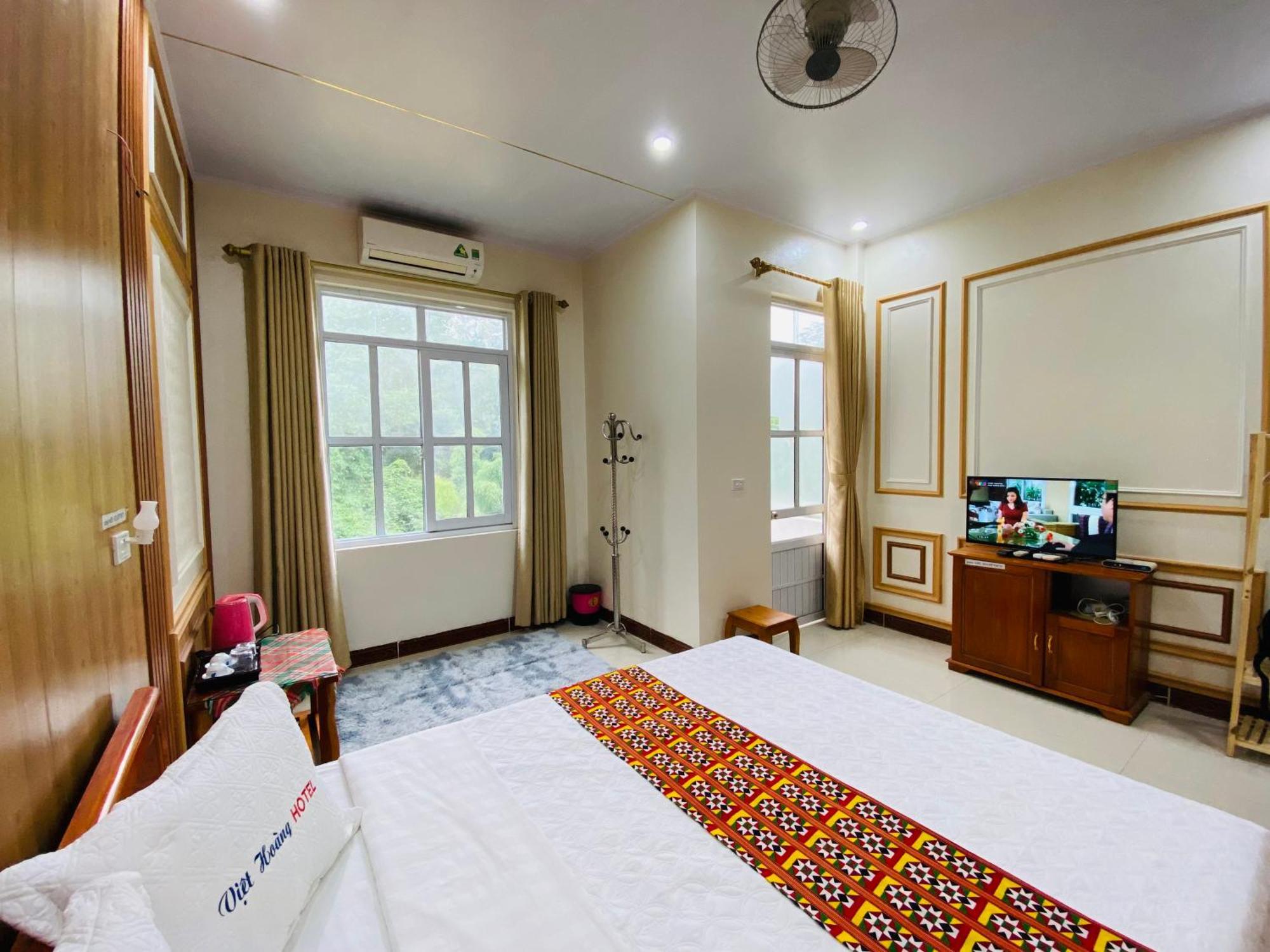 Viet Hoang Hotel Bao Lac Exteriör bild